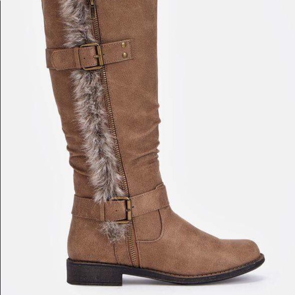 Boots - Picture 3 of 6